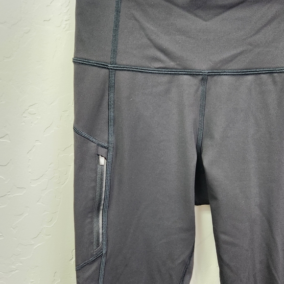 ATHLETA || Black Ankle Cropped Leggings - Picture 3 of 10